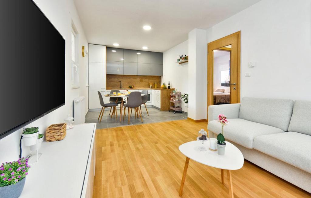 Kalimero Apartman A1 Krizevci ภายนอก รูปภาพ